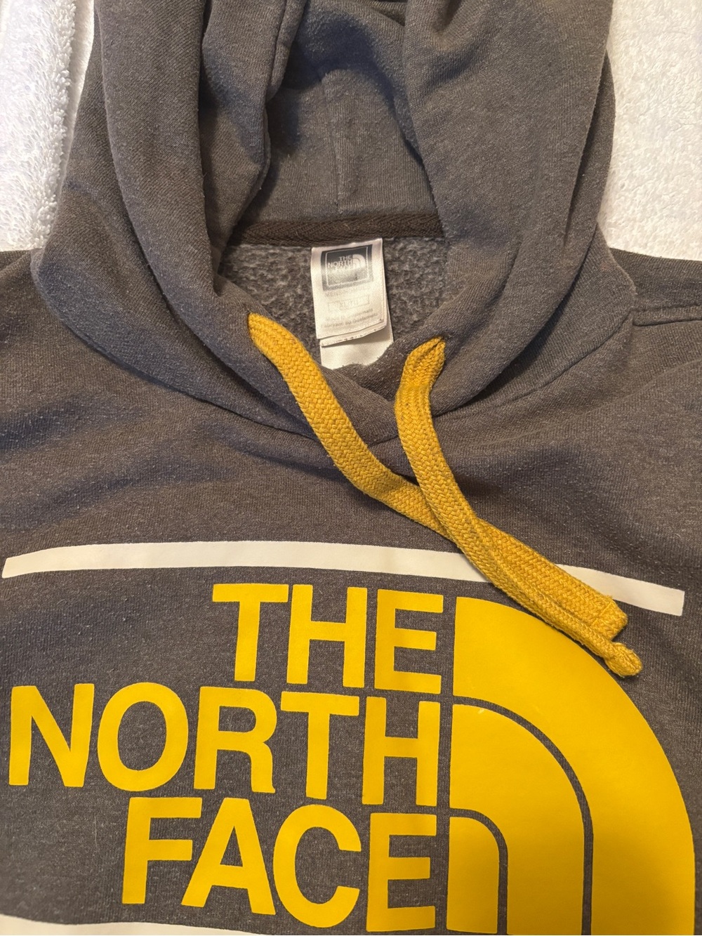 The North Face Brown Pullover Hoodie with Yellow Logo and Drawcord. Size XL - Picture 6 of 8